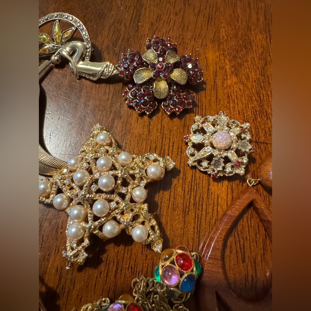 Vintage jewelry repair/rehab lot #2161, 18 pieces. - Picture 4 of 8